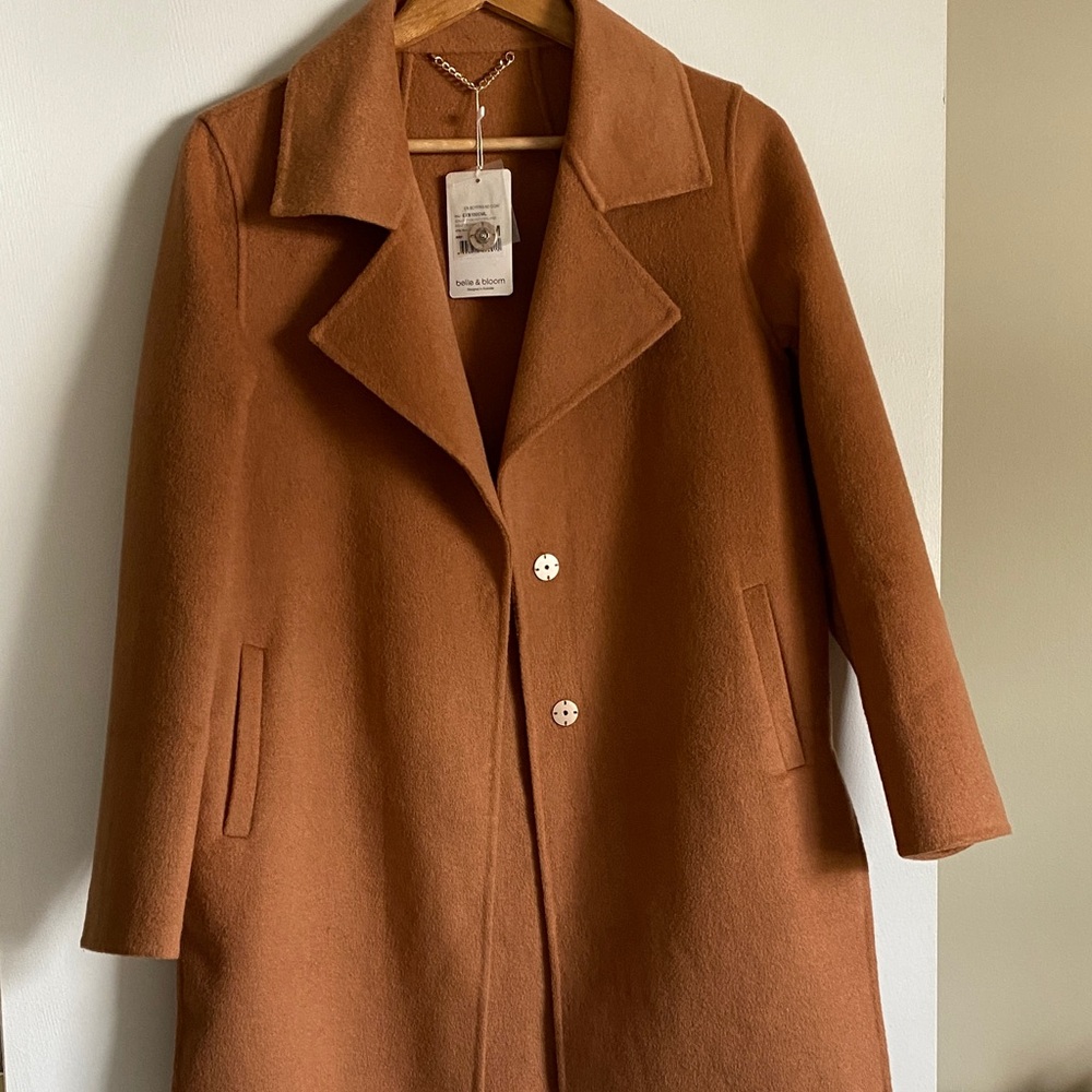 Belle & Bloom coat. Size m. Camel in color